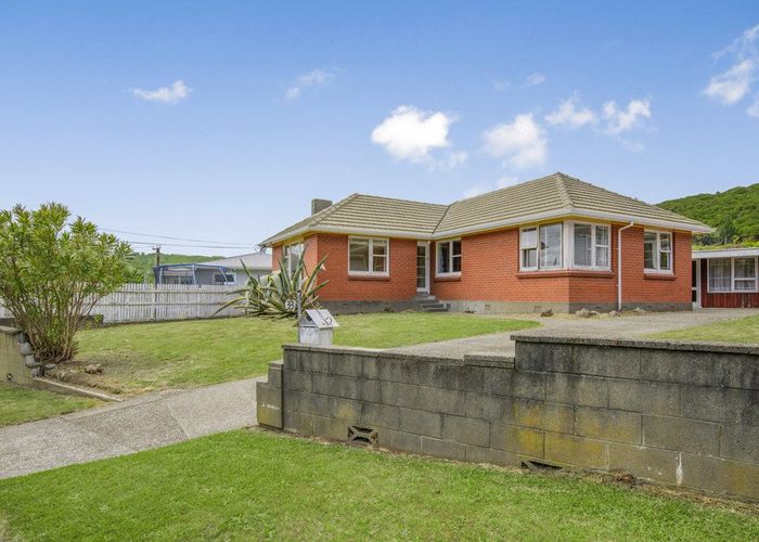  at 33 Lees Grove, Wainuiomata, Lower Hutt