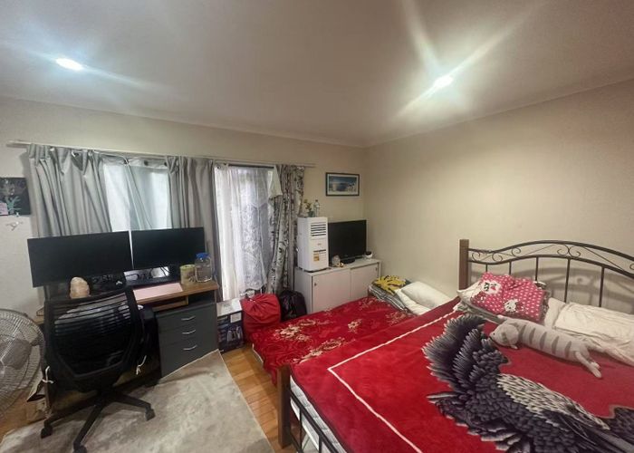  at 16/3 Ambrico Place, New Lynn, Waitakere City, Auckland