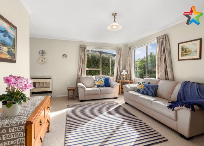  at 3 Waipounamu Drive, Kelson, Lower Hutt