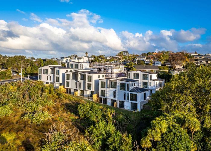  at 1090 Beach Road, Long Bay, North Shore City, Auckland
