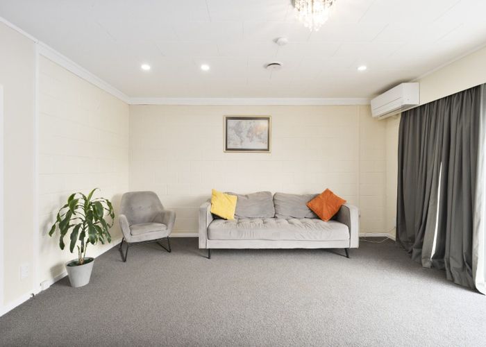 at 2/27 Spence Road, Henderson, Waitakere City, Auckland