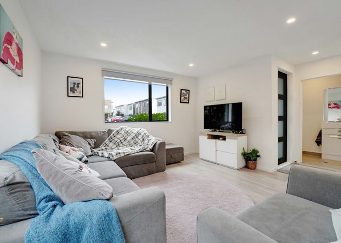  at 6 Kaman Seasprite Road, Hobsonville, Waitakere City, Auckland