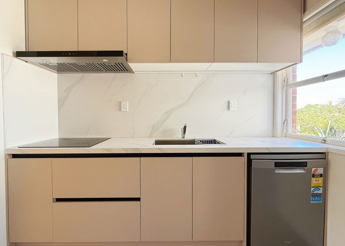  at 2/6 Bracken Ave, Takapuna, North Shore City, Auckland
