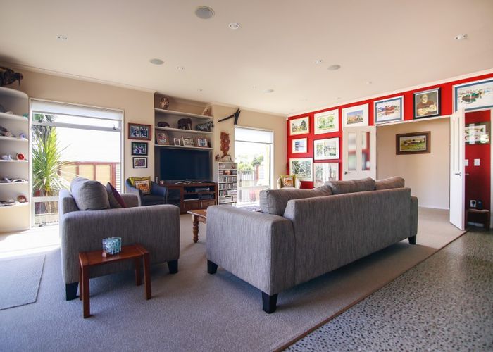  at 8 Warren Street, Foxton Beach, Foxton