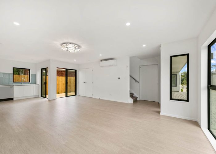  at 90C Seymour Road, Sunnyvale, Auckland