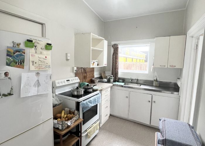  at 14 Picton, Riccarton, Christchurch City, Canterbury