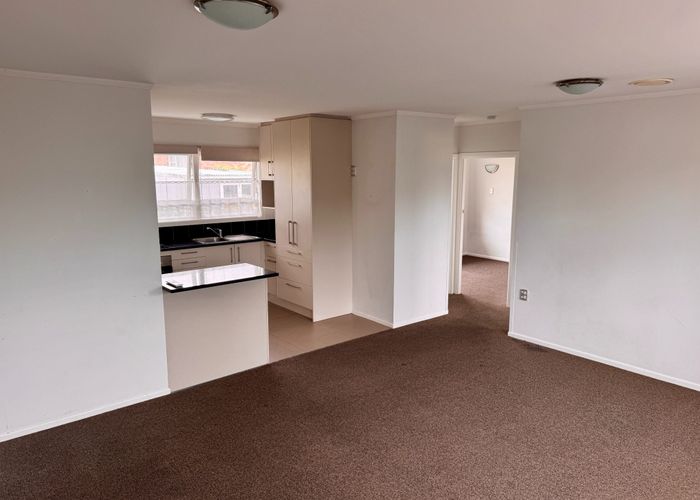  at 2/93 Barrack Road, Mount Wellington, Auckland