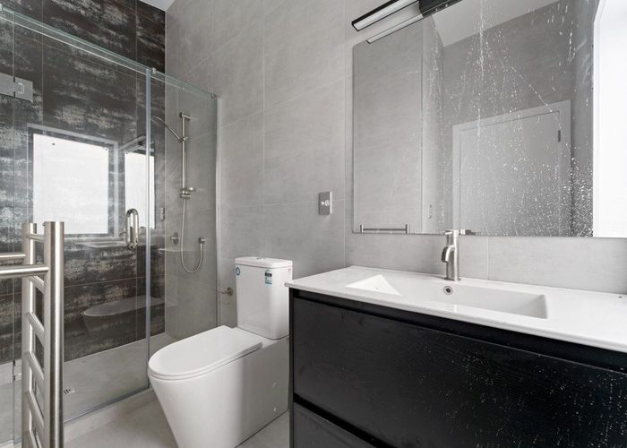  at 6/122 Archibald Road, Kelston, Auckland
