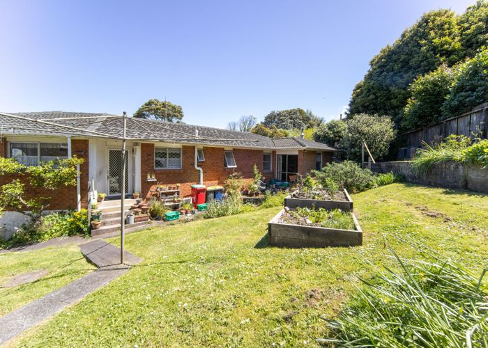  at 12 Verena Place, Green Bay, Waitakere City, Auckland