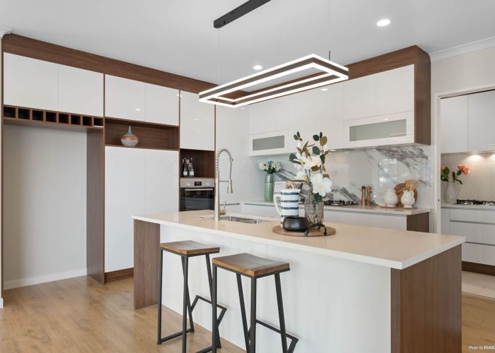  at 6 Bushfield Drive, Flat Bush, Auckland