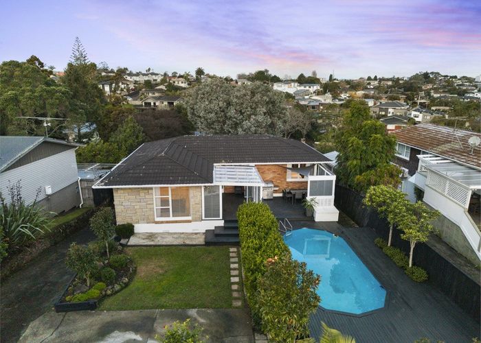  at 16 Finnerty Avenue, Howick, Manukau City, Auckland