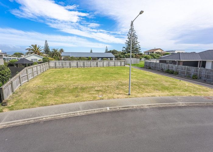  at 43 Seagrass Place, Otaki Beach, Kapiti Coast, Wellington