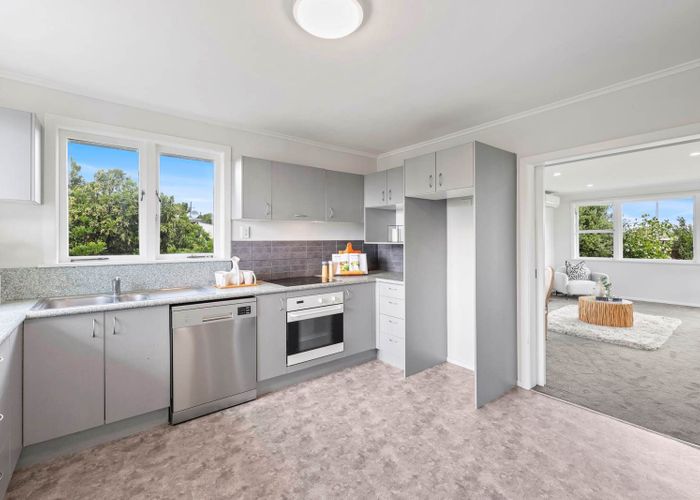  at 1/339 Wairau Road, Totara Vale, North Shore City, Auckland