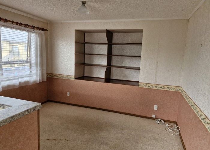  at 6 Carver Place, Lynmouth, New Plymouth
