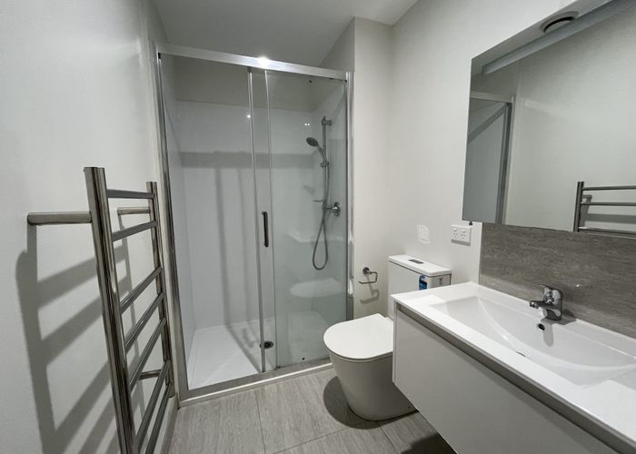  at 112/8 Gray Ave, Mangere East, Manukau City, Auckland