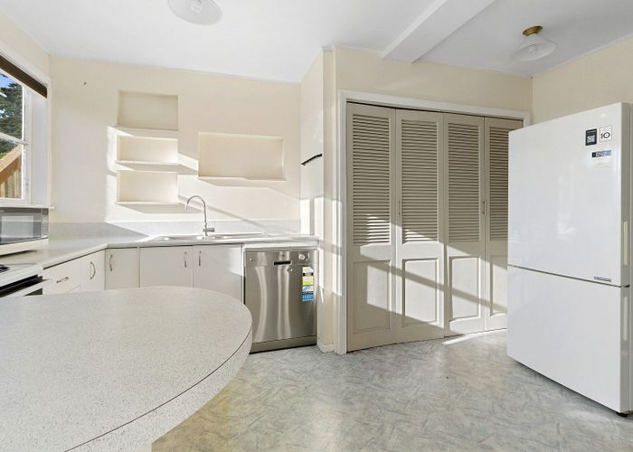  at 41 Lyndfield Lane, Newlands, Wellington