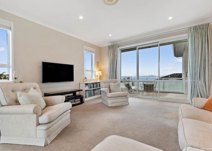  at 1/19 Toroa Street, Torbay, Auckland