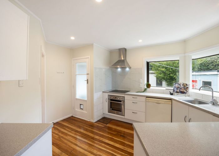  at 16 Helena Road, Hillcrest, Hamilton