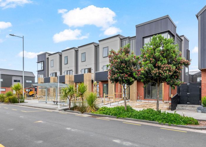  at 1/74 Wallace Road, Mangere Bridge, Auckland