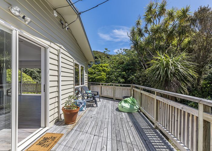  at 2 Corlett Road, Plimmerton, Porirua