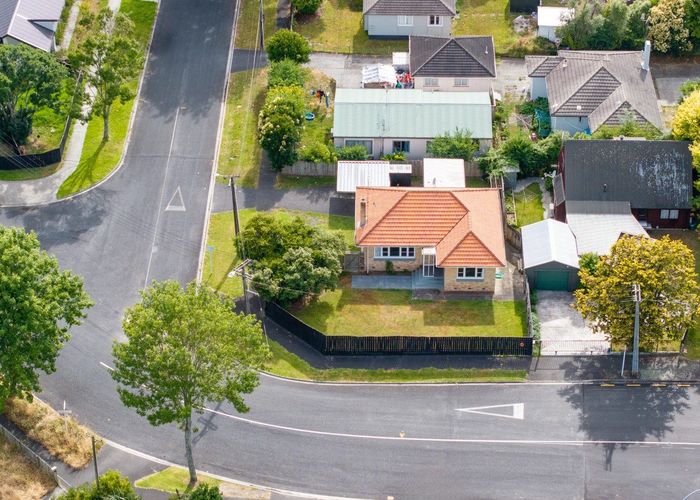  at 2 Old Farm Road, Hamilton East, Hamilton