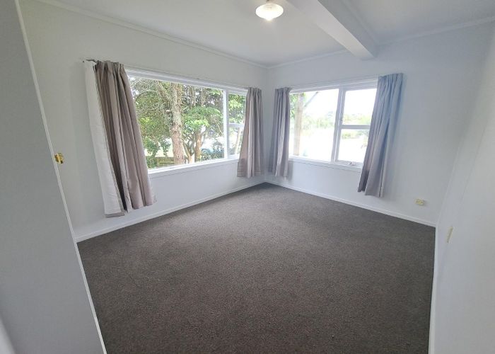  at 100 Barrys Road, Glendene, Waitakere City, Auckland