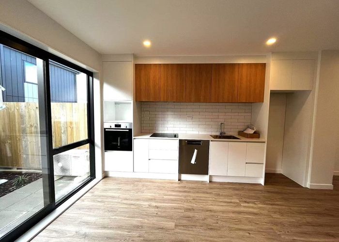  at 3 Irwin Lane, Windsor Park, North Shore City, Auckland