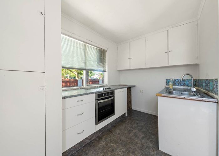  at 99 Seabrook Avenue, New Lynn, Waitakere City, Auckland