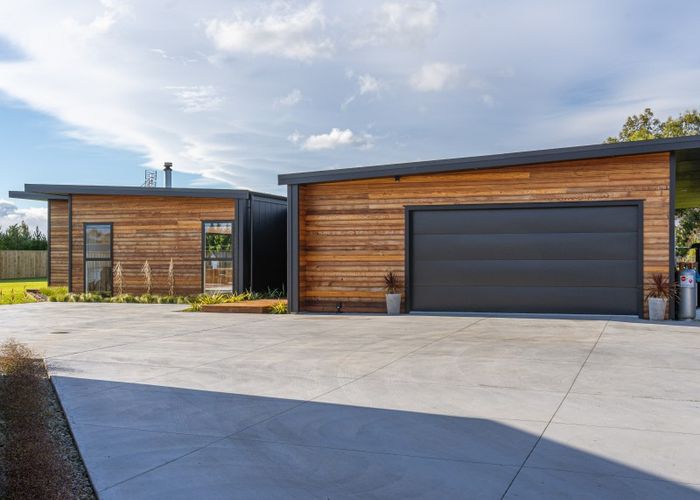  at 25 Mill Grove, Clareville, Carterton