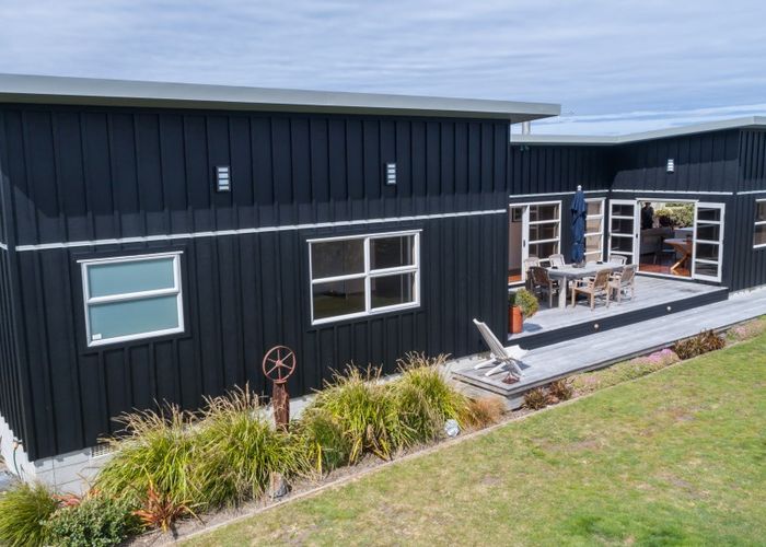  at 42A Kent Avenue, Waitarere Beach, Levin