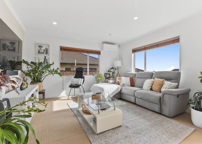  at 16 Dapple Place, Flat Bush, Auckland