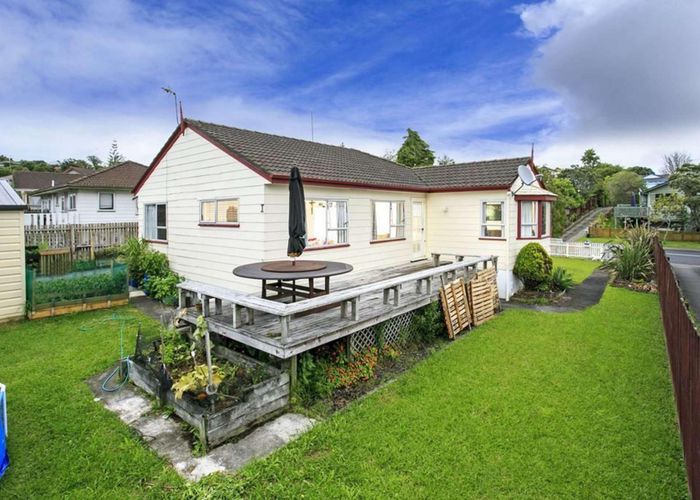  at 37 Meadowood Drive, Unsworth Heights, North Shore City, Auckland