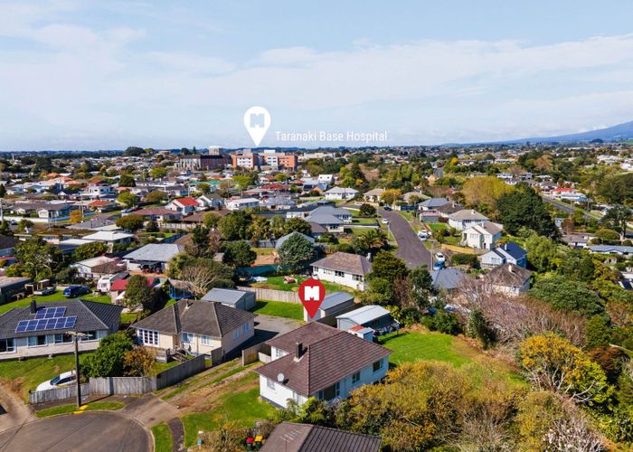  at 24 Ridd Street, Lynmouth, New Plymouth