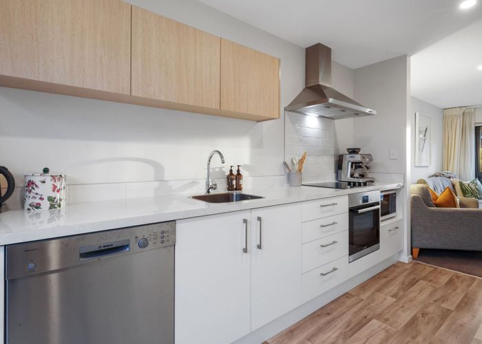  at 3/129 Aikmans Road, Merivale, Christchurch
