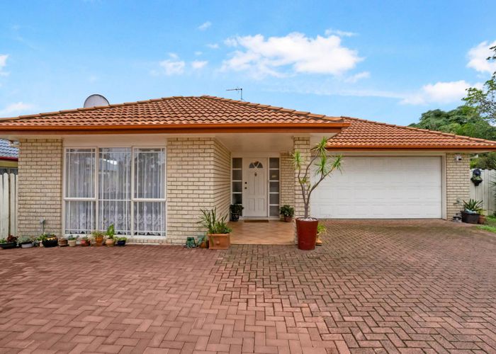  at 268 Cascades Road, Botany Downs, Auckland