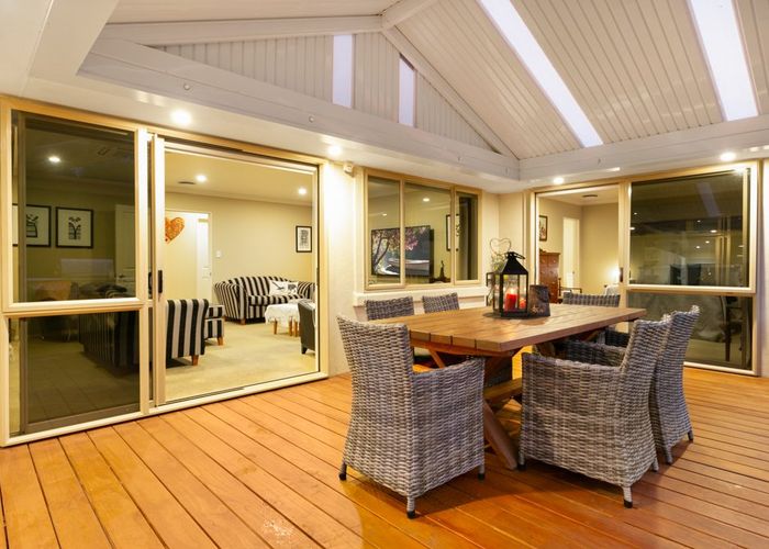  at 64 St James Drive, Huntington, Hamilton