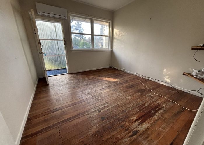  at 5/2 Godley Road, Green Bay, Waitakere City, Auckland