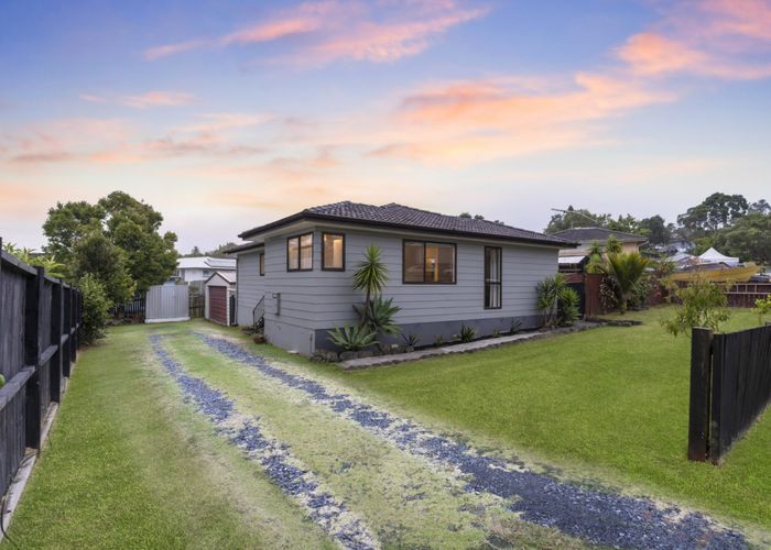  at 21 Fitzherbert Avenue, West Harbour, Auckland