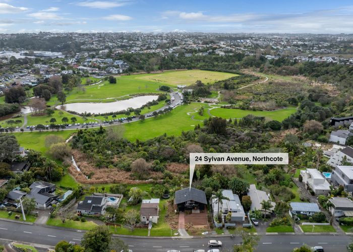 at 24 Sylvan Avenue, Northcote, Auckland
