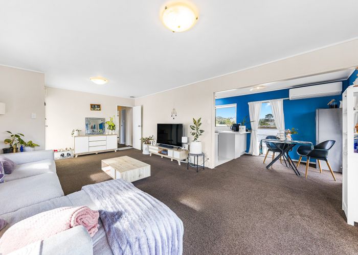  at 1/12 Glenvar Road, Torbay, North Shore City, Auckland