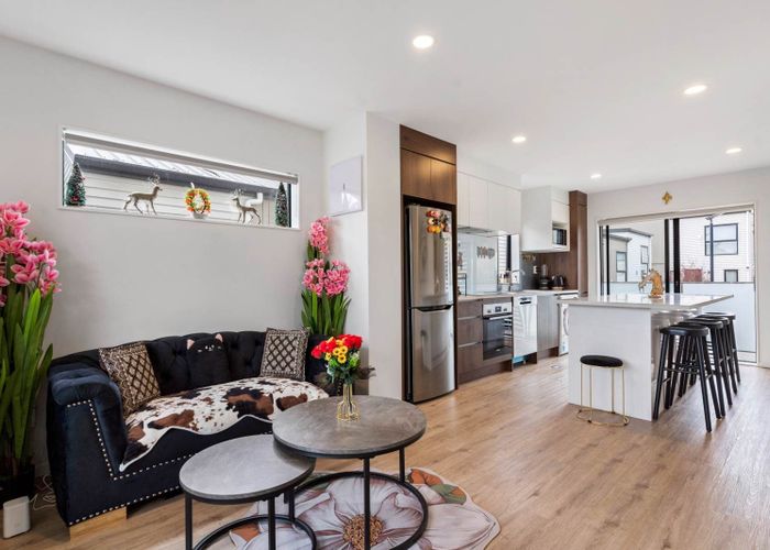  at 3/237 Swanson Road, Henderson, Waitakere City, Auckland