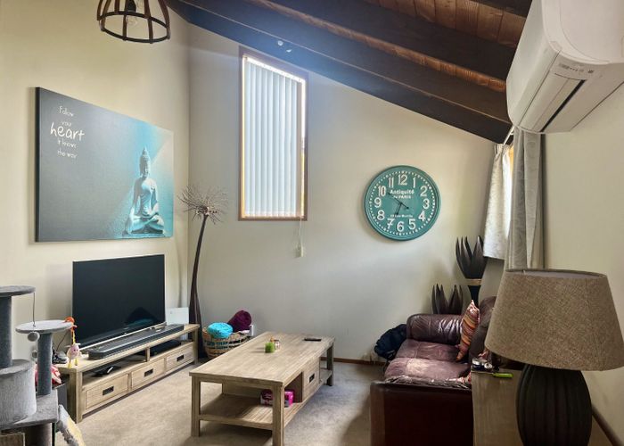  at 2/69 Saddleback Rise, Murrays Bay, North Shore City, Auckland