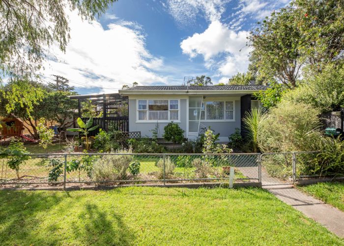  at 1/2 Earl Road, Titirangi, Auckland