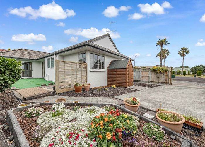  at 3 Palmcrest Grove, Highland Park, Auckland