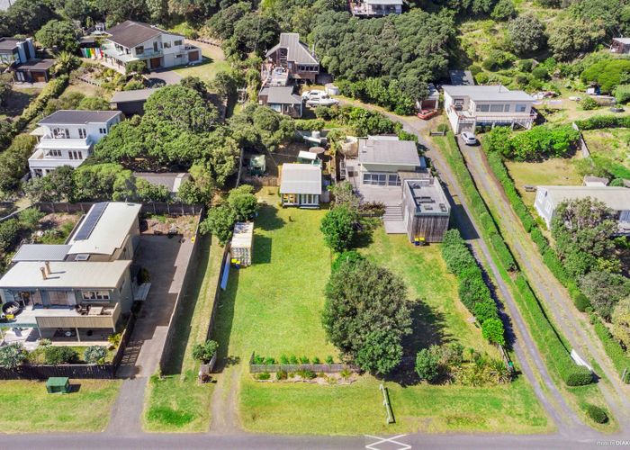  at 105 Marine Parade North, Piha