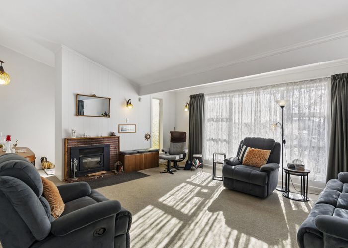  at 7 Fairclough Road, Beach Haven, North Shore City, Auckland