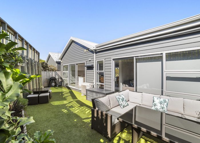  at 35 Cresswell Place, Johnsonville, Wellington