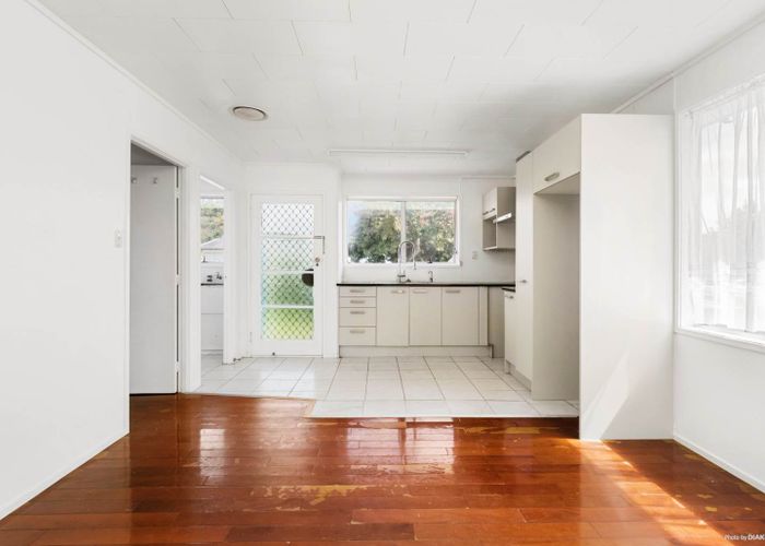  at 1/5 Astral Place, Clover Park, Auckland