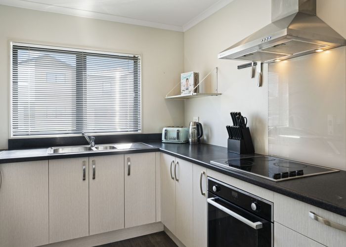  at 6 Awhenga Place, Weymouth, Manukau City, Auckland