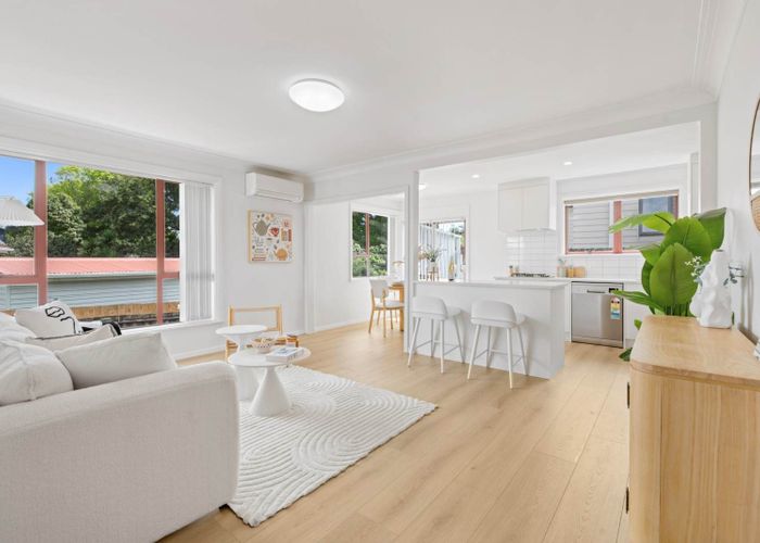  at 9 Lloyd Avenue, Papatoetoe, Manukau City, Auckland